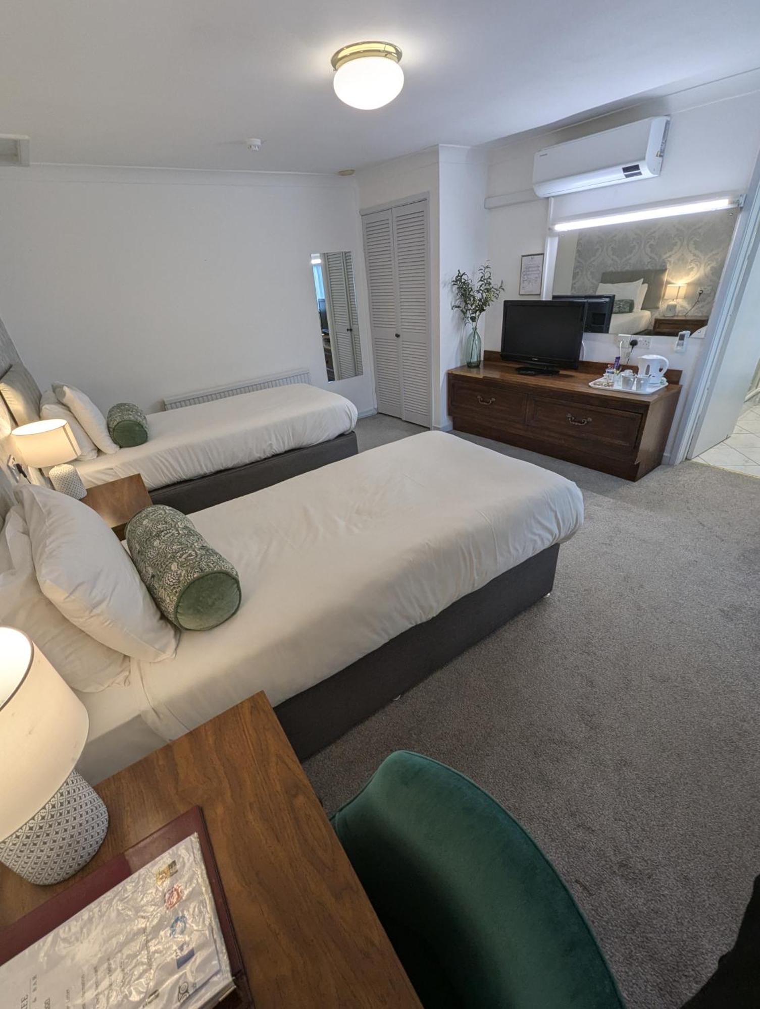 The Walnut Tree Hotel Μπριτζγουότερ Εξωτερικό φωτογραφία